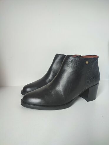 горная обувь: Ботинки и ботильоны 36, цвет - Черный