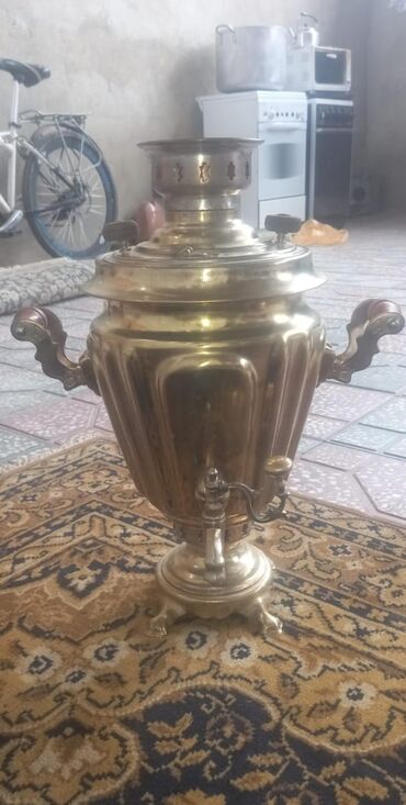 samavar qedimi: İşlənmiş Od Samovar, 5 l, Ünvandan götürmə