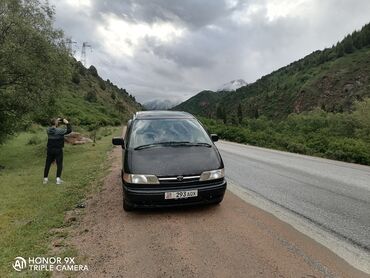 срочно продать машину: Toyota Estima: 1999 г., 2.4 л, Автоматтык, Бензин, Вэн/Минивэн