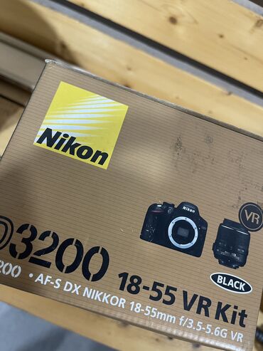 Fotokameralar: Nikon aparati. Serhedde rentgen aparatindan kecenden lenzi xarab olub