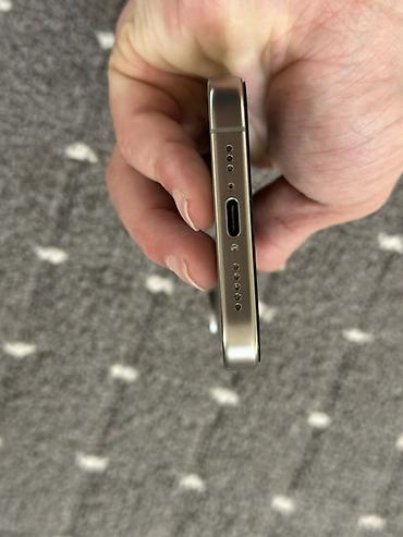 Apple iPhone: IPhone 15 Pro — 5