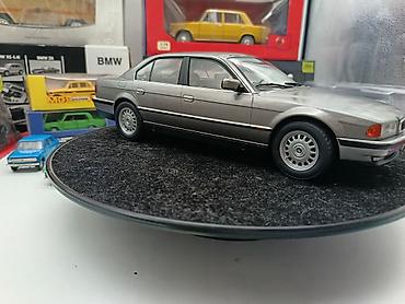 skripka 43: BMW, 2026 il, 1:18, Dəmir, Ünvandan götürmə — 6