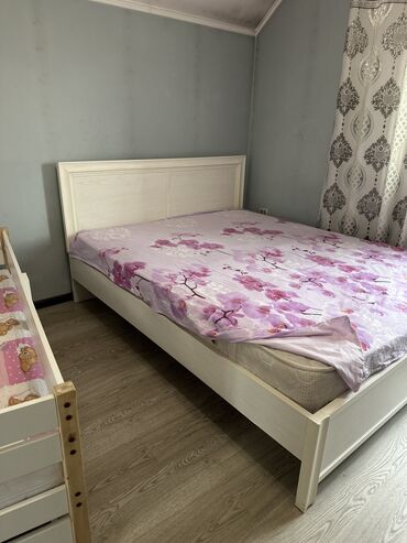 Дом и сад: КРОВАТЬ (160*200) + матрас. Цена 10900. Покупали в EuroStyle