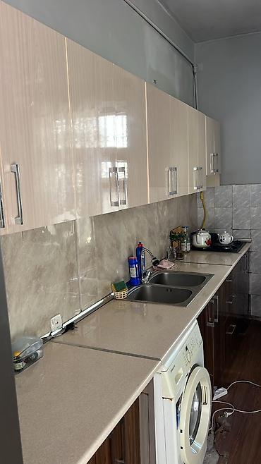 Uzun xəttli mətbəx mebeli dəsti - Üst modul: parlaq bej rəngli, bir lalafo.az -da Uzun xəttli mətbəx mebeli dəsti - Üst modul: parlaq bej rəngli, bir
