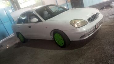 срочно продаю нужны деньги очень срочно: Продаю daewoo nubira 2001 год 1.5 механика на полном ходу очень