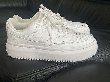 enex cipele: Nike ženske patike – beli kožni model sa povišenim đonom, broj 37 — 1