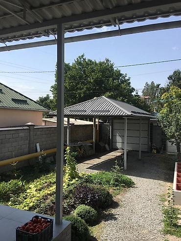 Продажа коттеджей и домов: Продается дом 2 этажа, участок 3,5 соток в центре города по ул — 13