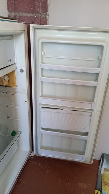 рассрочка бытовой техники в бишкеке: Продаётся холодильник Саратов,высота 1.20см.работает отлично без