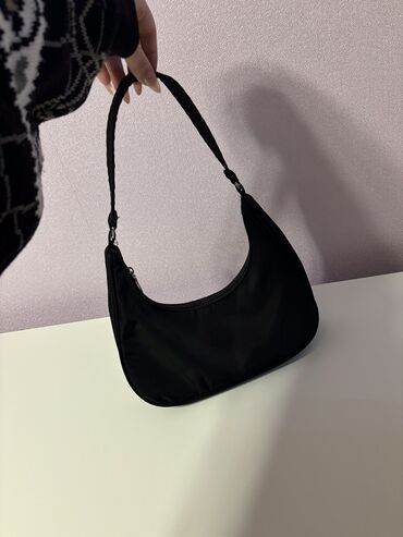 muncuq cantalar: Черная сумочка, подходит ко всему ✨
абсолютно новая, не носилась