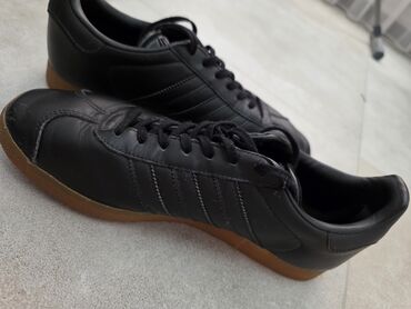 ремень кожа: Эркектердин кроссовкасы, 41, Adidas, Колдонулган, түсү - Кара, Өзү алып кетүү