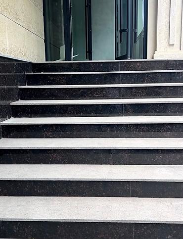 Лестницы из гранита, мрамора: Обожженный граниты на лестницы и глянцевые💯 ангола блек гранит Самый — 8