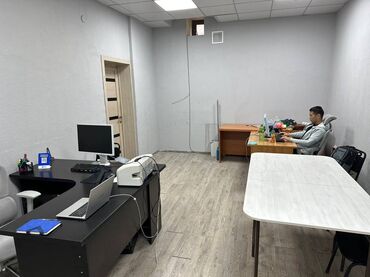 аренда офиса почасово: Ижарага берем Офистик, 51 кв. м, Турак комплексинде, Өзүнчө кире бериши менен