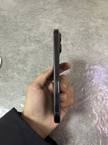 Apple iPhone: IPhone 16 Pro, Б/у, 256 ГБ, Black Titanium, Зарядное устройство, Чехол, Защитное стекло, 88 % — 8