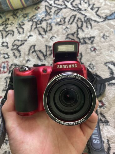 цифровой фотоаппарат samsung: Продается фотоаппарат почти как новый Цвет красный Комплекты 4