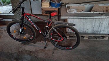 Велосипеды: Срочно продаю велосипед «Алюминевая рама »размер 27,5 19 без обмена
