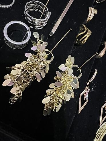 Наборы украшений: РАСПРОДАЖА Набор бижутерии бу и новые в современном стиле: 1) — 17