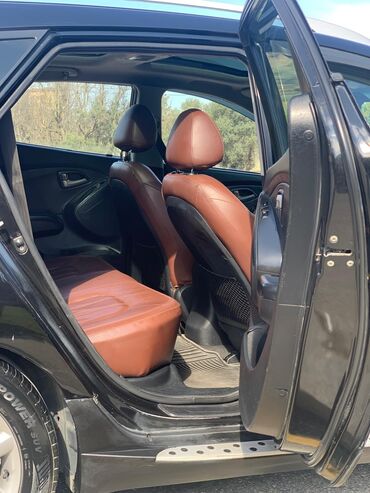 Hyundai: Hyundai ix35: 2.4 l | 2010 il Krossover — 16