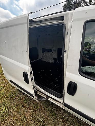 Fiat: Fiat Doblo Benzin+metan. Karoserija i prostor za teret: - Zatvoreni — 8