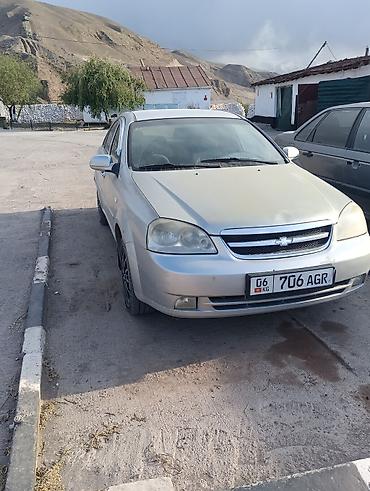 Chevrolet Lacetti: 2008 г., 1.4 л, Кол менен иштөөчү, Бензин, Седан — 1