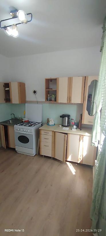 Продажа коттеджей и домов: Срочно Срочно ПРОДАЮ 🔥🔥🔥 добротный мансардный 🏡 ДОМ в ж/м Ак Орго📍 4 — 17