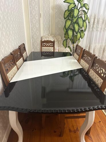 Masalar: Qonaq masası, Açılmayan, Şüşə, Dördbucaq masa