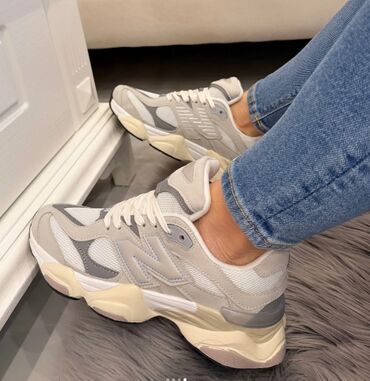 Patike: New balance 9060 patike

Novo
Brojevi 36 do 41

fb Moja Kupovina 1 — 3