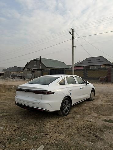 geely automobile: Geely Emgrand: 2025 г., 1.5 л, Автомат, Гибрид, Седан — 5