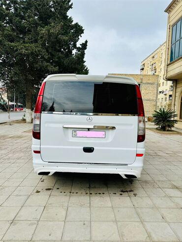 Mercedes-Benz: Mercedes-Benz Vito mikroavtobus - Kuzov: ağ rəng, qara kapot örtüyü — 3