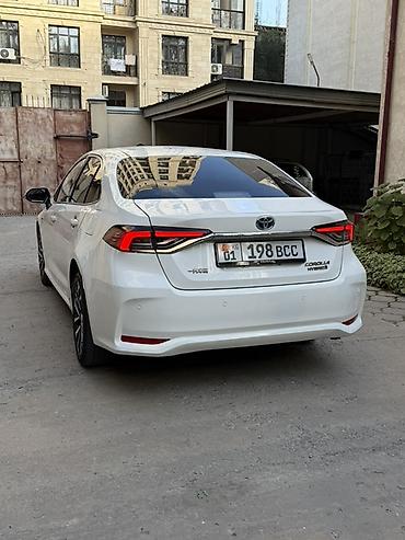 Унаа: Toyota Corolla: 2022 г., 1.8 л, Вариатор, Гибрид, Седан — 3