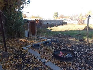 Продажа коттеджей и домов: Земельный участок с домом. Имеется две красные книги, договор купли — 9