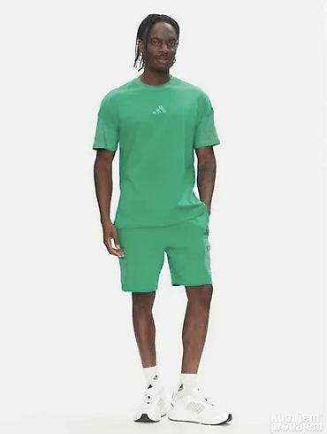vikend torba: ADIDAS All Season T-shirt and Shorts vel. M NOVO Cena je za komplet a — 1