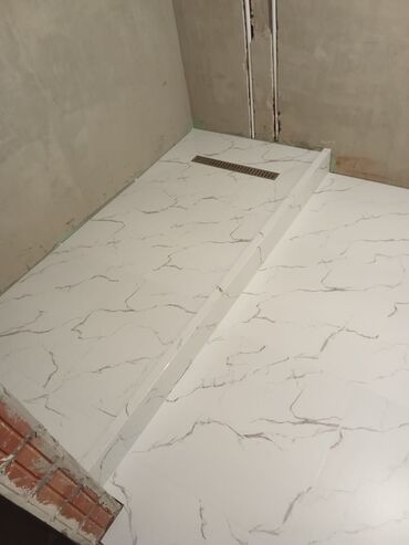 Duş poddonları: Duş üçün mərtəbə trapı ilə pilləli podest – monolit kafel/keramoqranit — 8