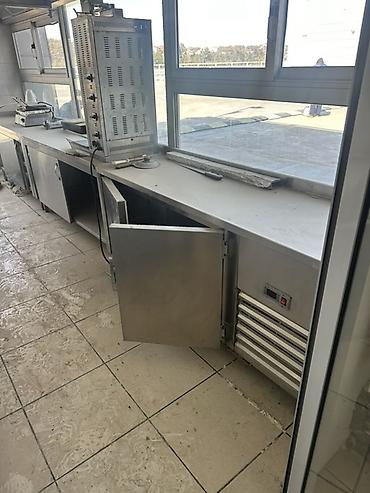 kia servis: Paslanmayan poladdan sənaye tipli soyuducu bölməli iş masası - — 1