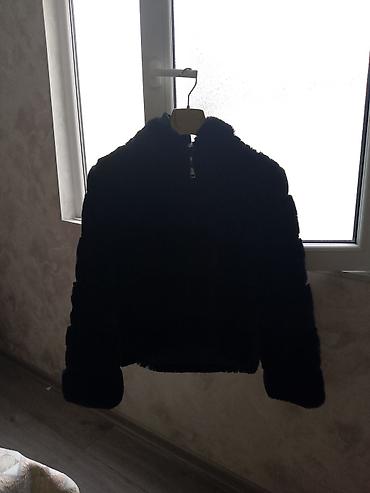 Qadınlar üçün qısa tüklü qara kürk gödəkçə - Rəng: qara - Model: qısa lalafo.az -da Qadınlar üçün qısa tüklü qara kürk gödəkçə - Rəng: qara - Model: qısa