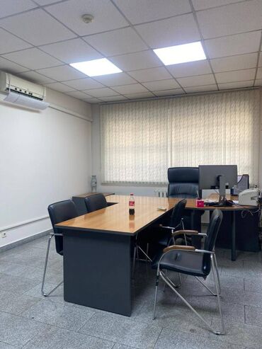 жилой дом город каракол: Продаю Офис 380 м², С ремонтом, Без мебели, Многоэтажное здание, 1 этаж
