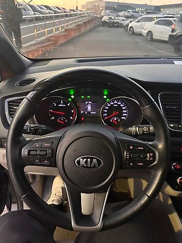 Kia: Kia Carnival: 2017 г., 2.2 л, Автомат, Дизель, Минивэн — 4