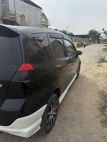 кузов на фит: Honda Fit: 2003 г., 1.3 л, Вариатор, Бензин, Хэтчбэк — 3