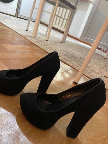 global обувь: Туфли 36.5, цвет - Черный