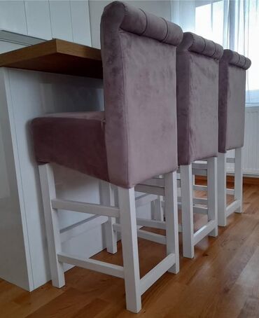 Stolice: Barske stolice sa naslonom – ručno tapacirane - Konstrukcija: masivno — 10