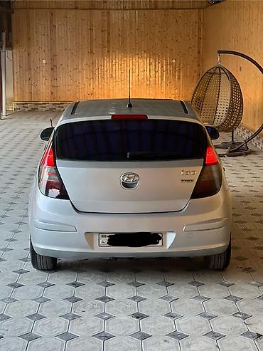 Hyundai: Hyundai i30 hatchback – gümüş rəng - Korpus: 5 qapılı hatchback — 10