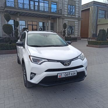 Toyota: Toyota RAV4: 2018 г., 2.5 л, Автомат, Бензин, Кроссовер