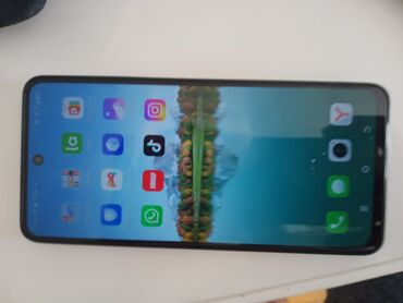Digər aksesuarlar: Telefon satılır heç bir prablemi yoxdu 200azn