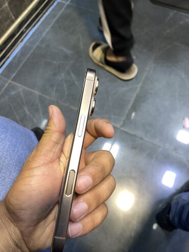 Apple iPhone: IPhone 16 Pro, Qızılı — 7