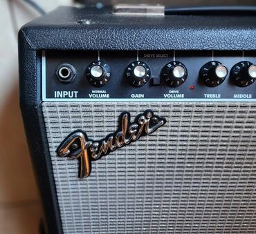 электрогитара для начинающих: Комбик Fender Frontman 25R (Индонезия), 25 чистых ватт (китайские 300