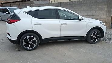 BYD: BYD : 2020 г., 3 л, Робот, Электромобиль, Кроссовер — 2