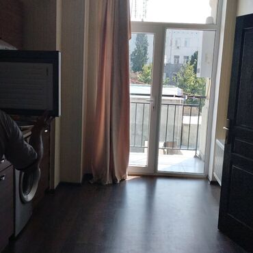 Uzunmüddətli kirayə mənzillər: Gəncədə.GDU nun 2 ci korpusuna yaxın Bayraq meydanına yaxın 12 — 4