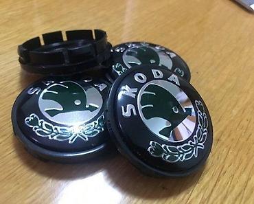 klocne za tockove: ČEPOVI ZA FELNE ŠKODA 56 MM / 52 MM - ZELENI - ORIGINALNI | — 1