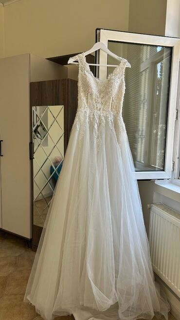 Ziyafət donları: Yaxşı vəziyyətdə, səliqəli şəkildə saxlanılmış gəlinlik, nişan — 14