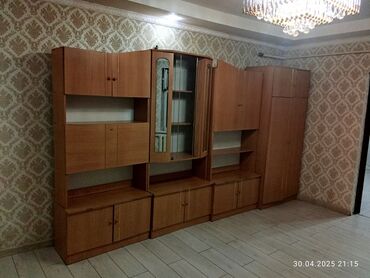 Гарнитуры для зала: Гарнитур для зала, Б/у, Самовывоз