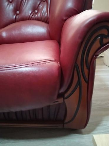 ugaone garniture u p: Garnitura za dnevnu sobu – kožni set u bordo/crvenoj boji - Sastav — 6